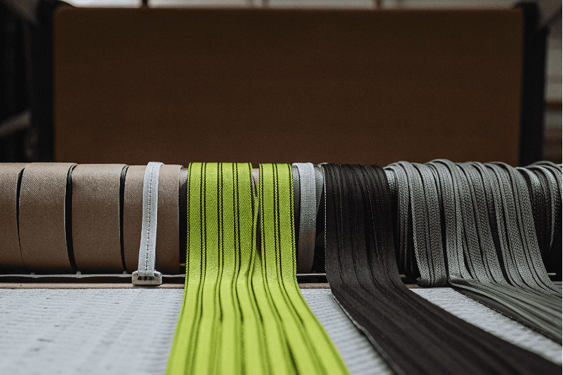 Close up of stringy melted PP edge vs clean sealed edge