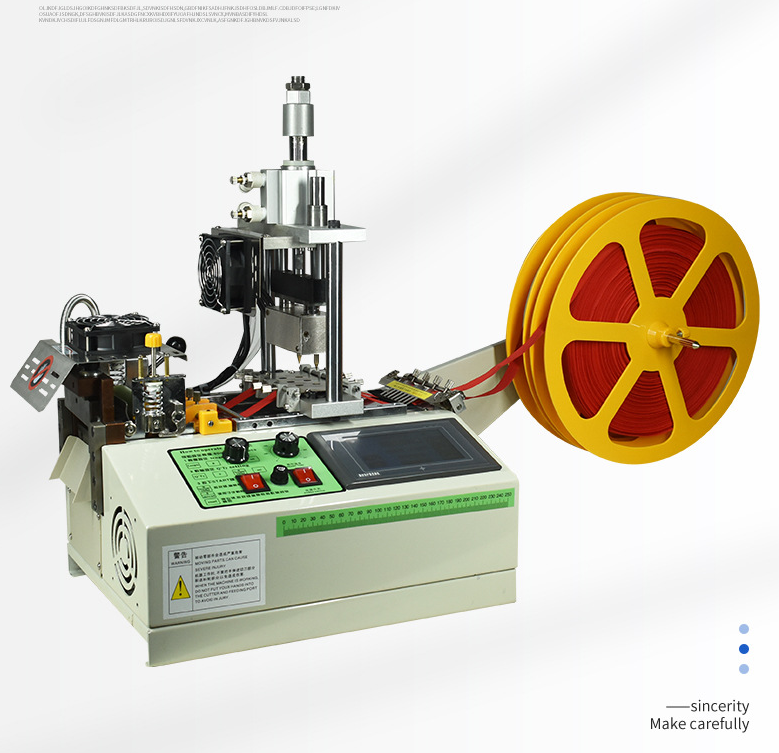Automatic webbing angle cutting machine integrated into automated production line